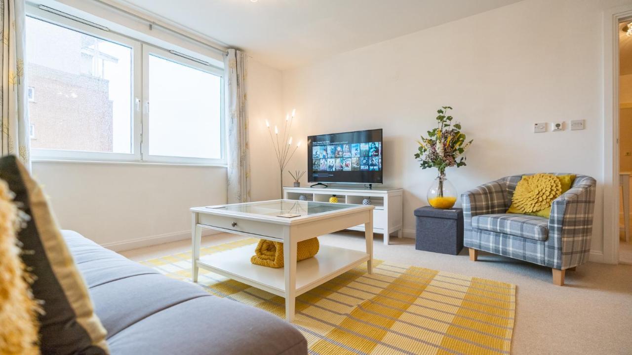 Hansen Court - Stylish Bay Apartment With Parking And River Views Cardiff Bagian luar foto